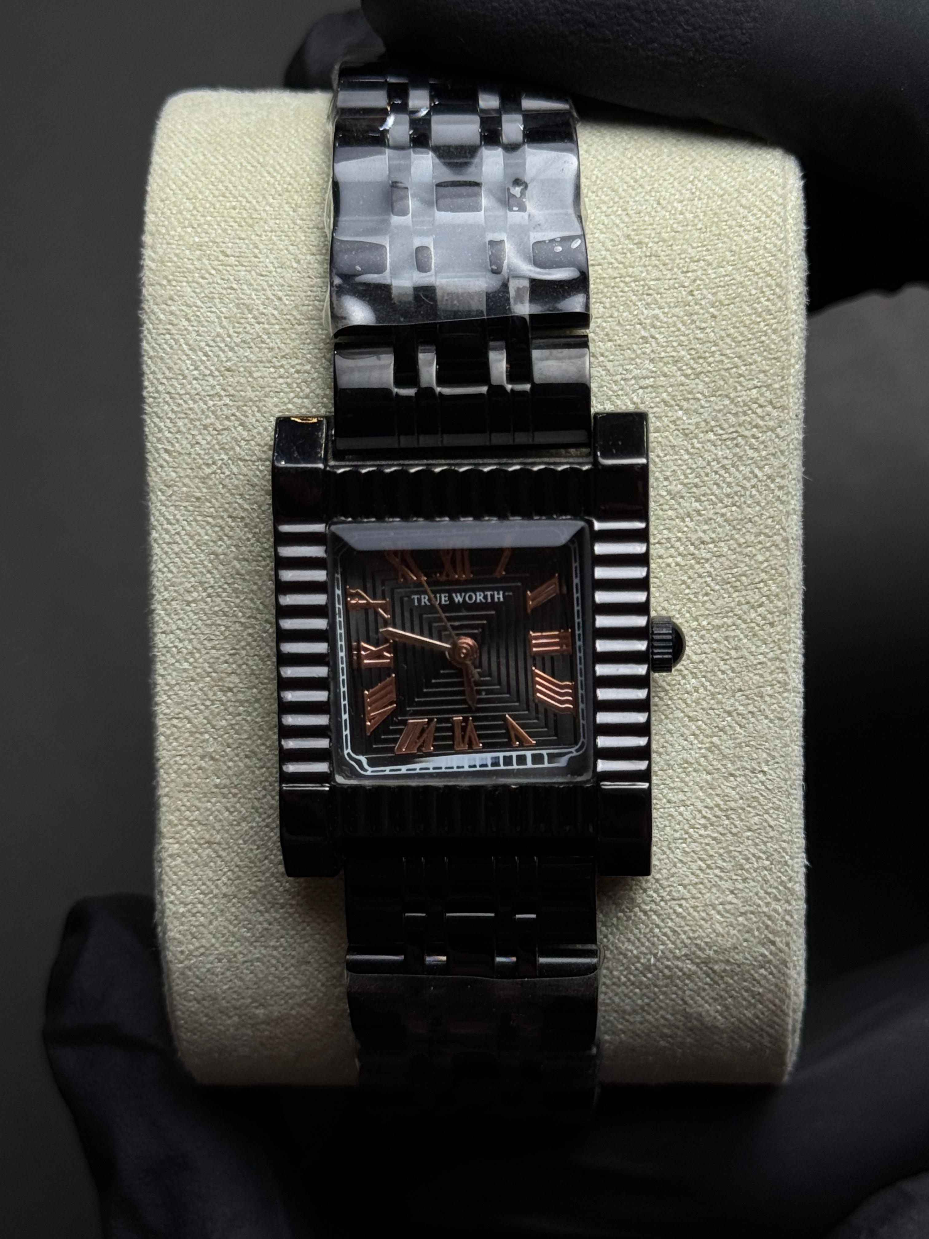 True Worth Square | Black | Premium Quality